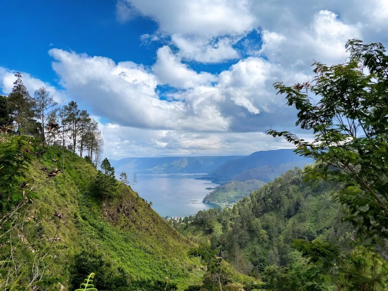 Wisata Alam Air Terjun Sipisopiso Penuh Pesona dan Udara yang segar