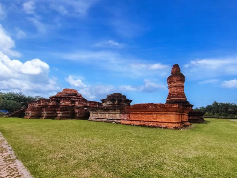 Candi Muara Takus: Keindahan Sejarah yang Memukau di Riau