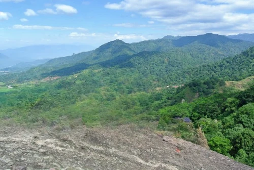 Wisata Gunung Munara Bogor: Keindahan Alam yang Memukau dan Menyegarkan