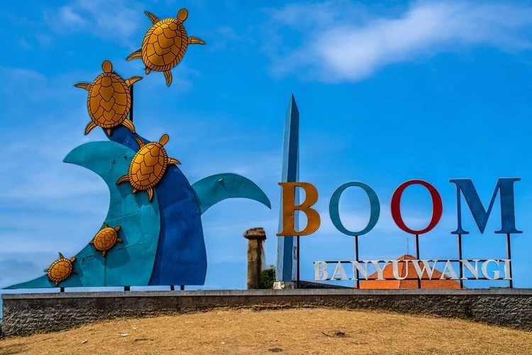 Wisata Pantai Boom Banyuwangi: Destinasi Wisata Penuh Pesona