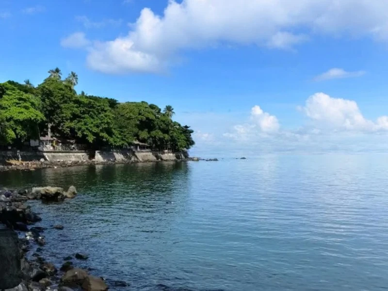 Pantai Malalayang: Destinasi Wisata Pantai Menawan di Kota Manado