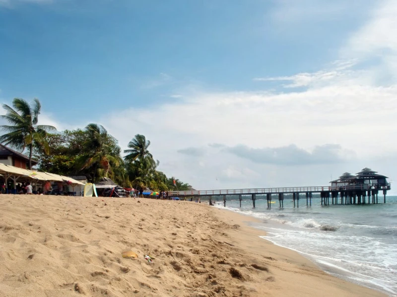 Pantai Sambolo, Pantai Cantik Di Anyer Dengan Lembutnya Pasir